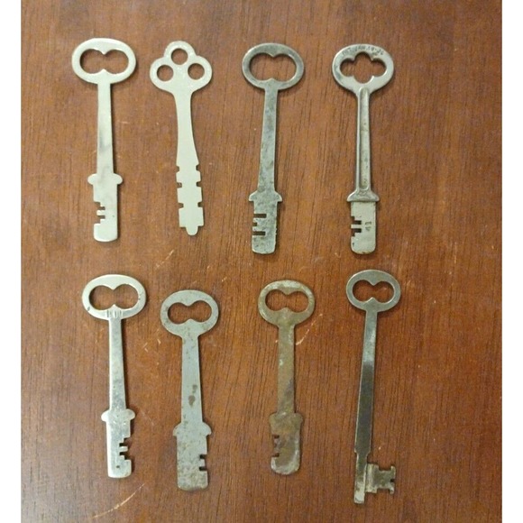 Old Antique Flat Skeleton Keys Lot Of 8 Steampunk Lot 1 - Picture 1 of 1
